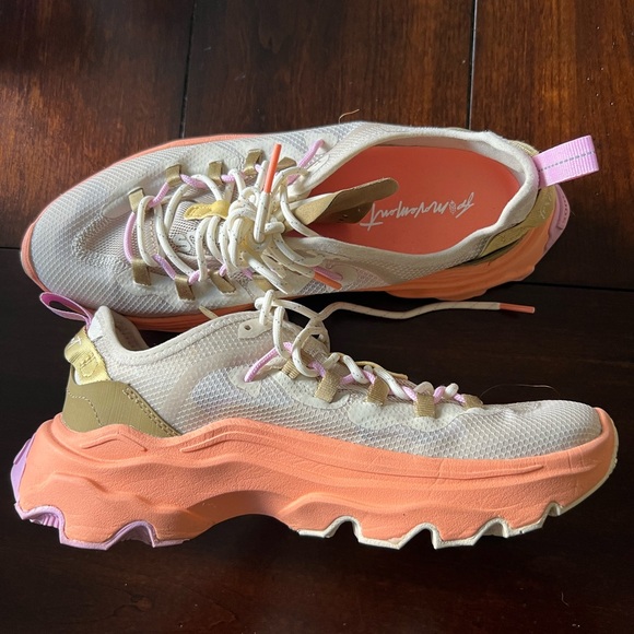 SOLD / FP Movement x SOREL Kinetic Breakthru Tech Sneakers - Picture 2 of 5